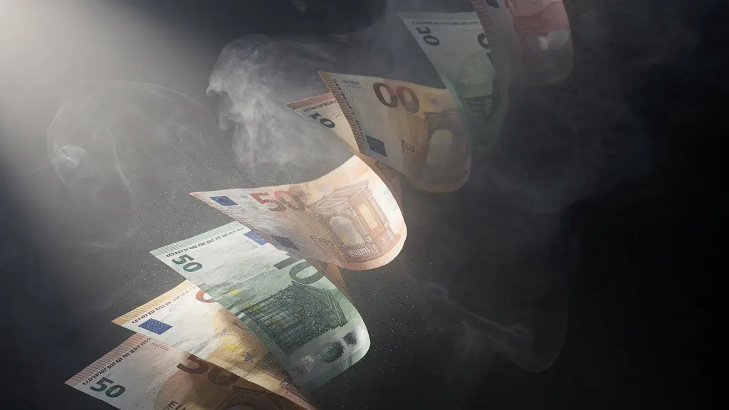 Billets d'euros s'envolant dans la fumée, métaphore du coût du tabac sur l'assurance